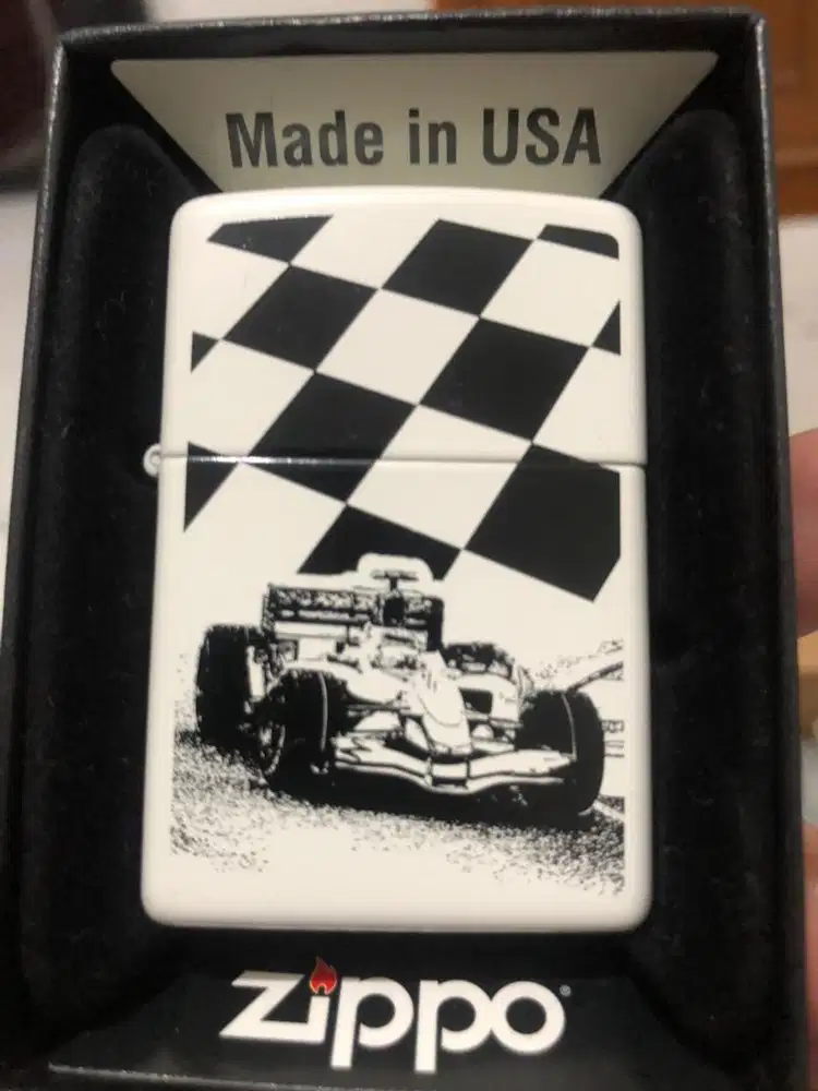 Zippo Race Car Planeta