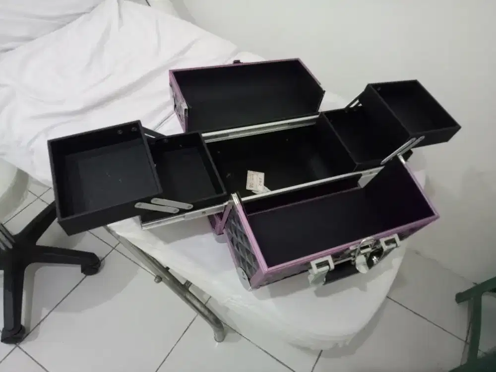 koper make up artist merk informa