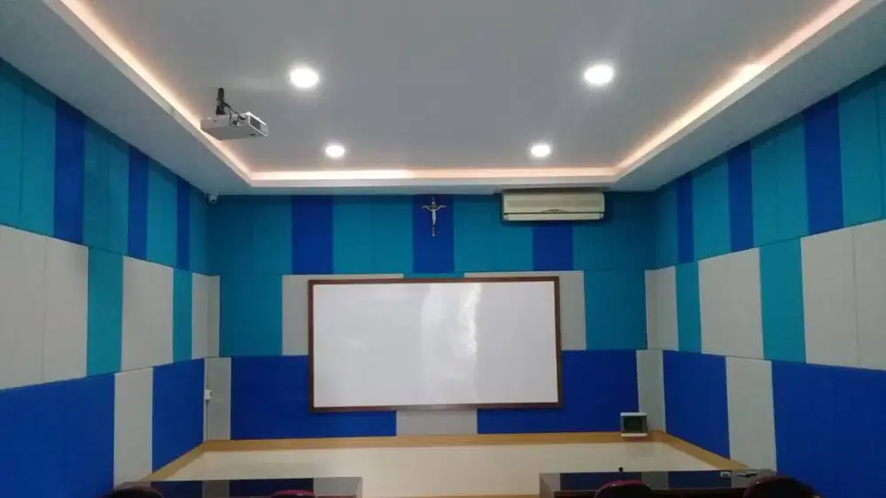 Plafon Akustik  peredam suara ruangan/hall/gedung armstrong