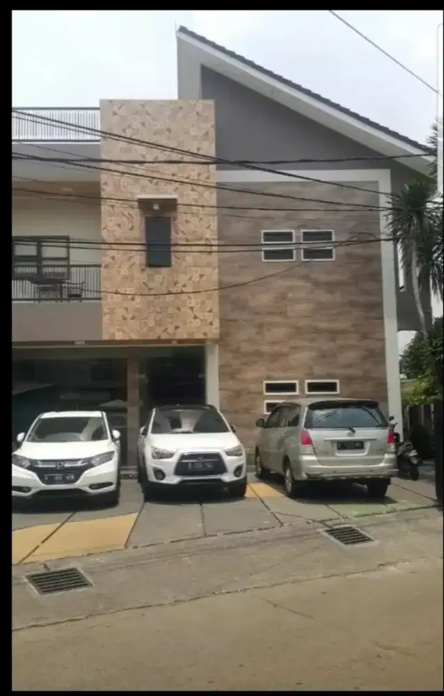 Kos eksklusif, expart, pemain sinetron, karyawan