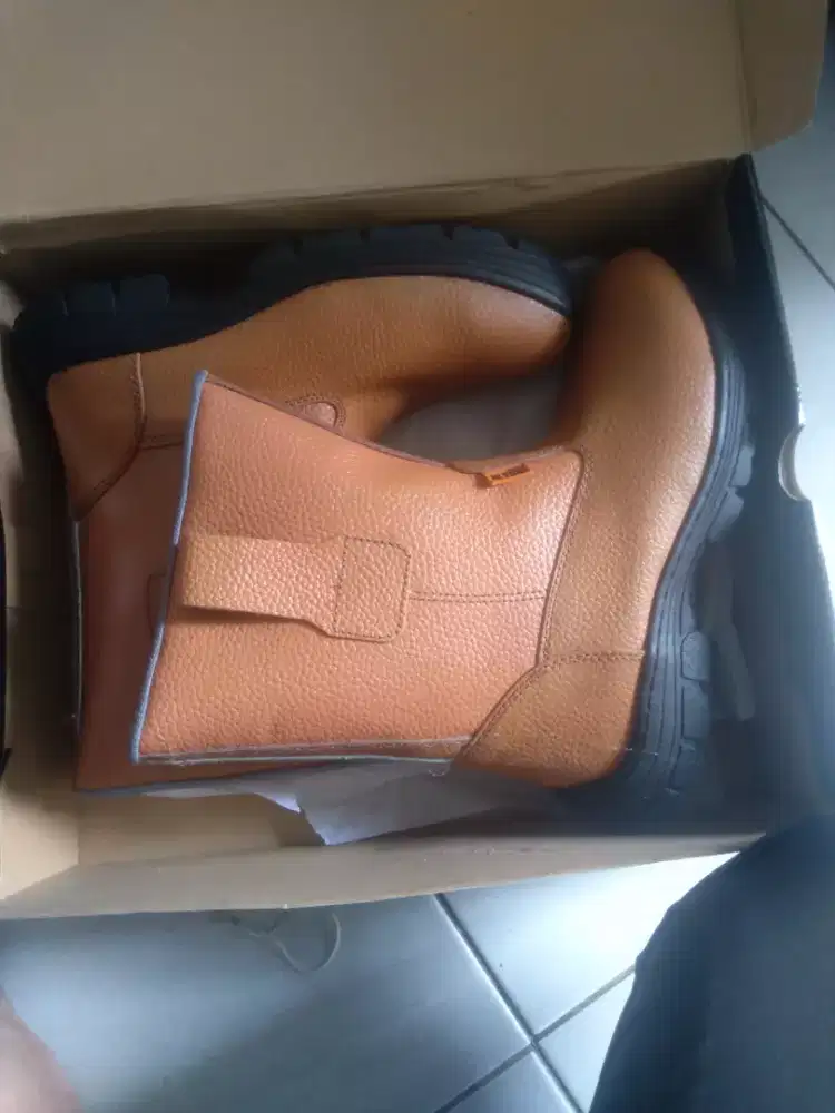 Sepatu safety ALTERA baru ukuran 44