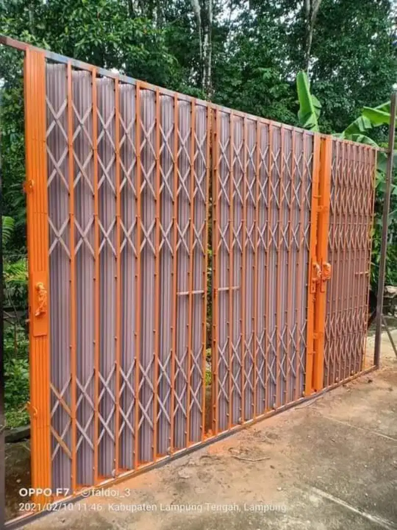 Roling door folding gate