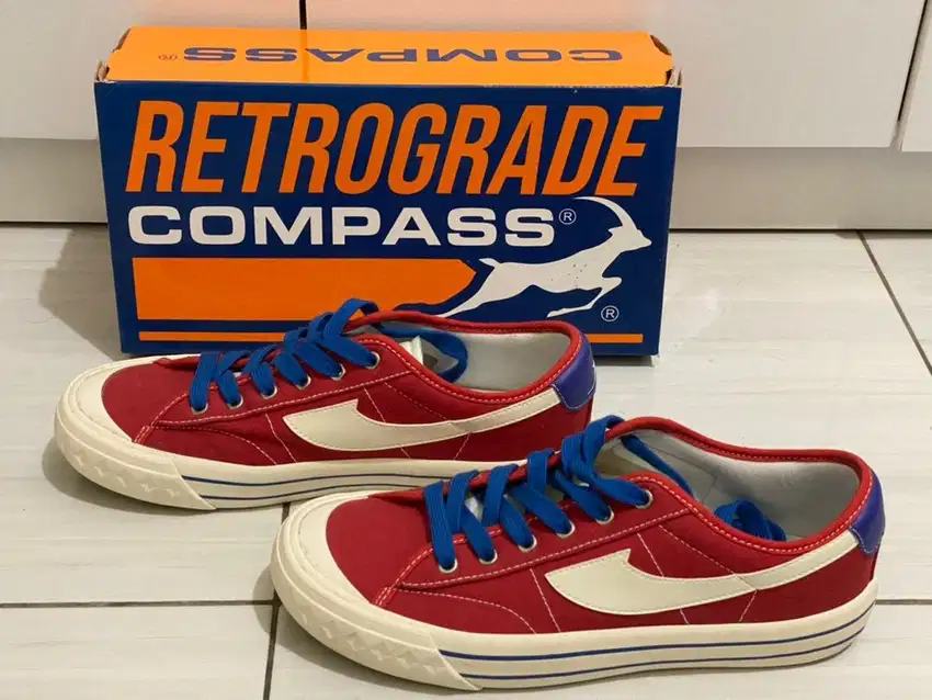 Sepatu Compass Retrogade