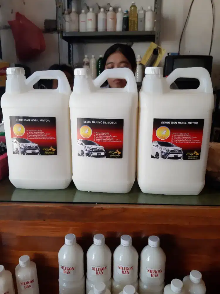 Sampo salju cuci mobil motor dan semir ban