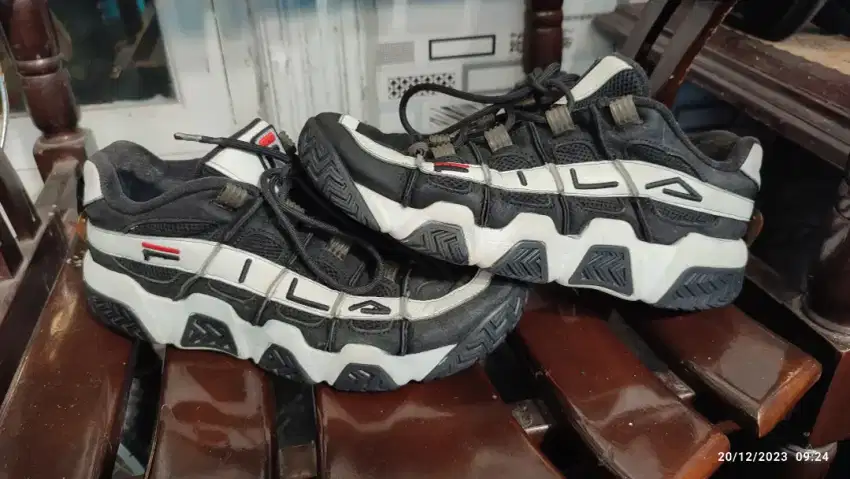 Fila Barricade XT7 size 41 Harga PAS