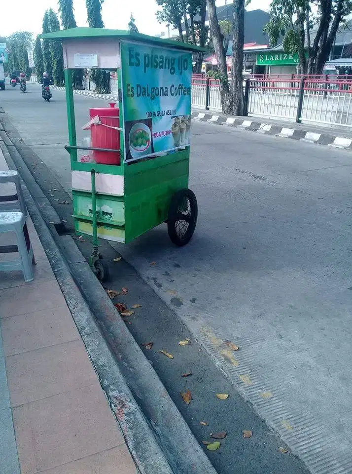 Spanduk Bahan MMT dan Kain Cepat Jadi