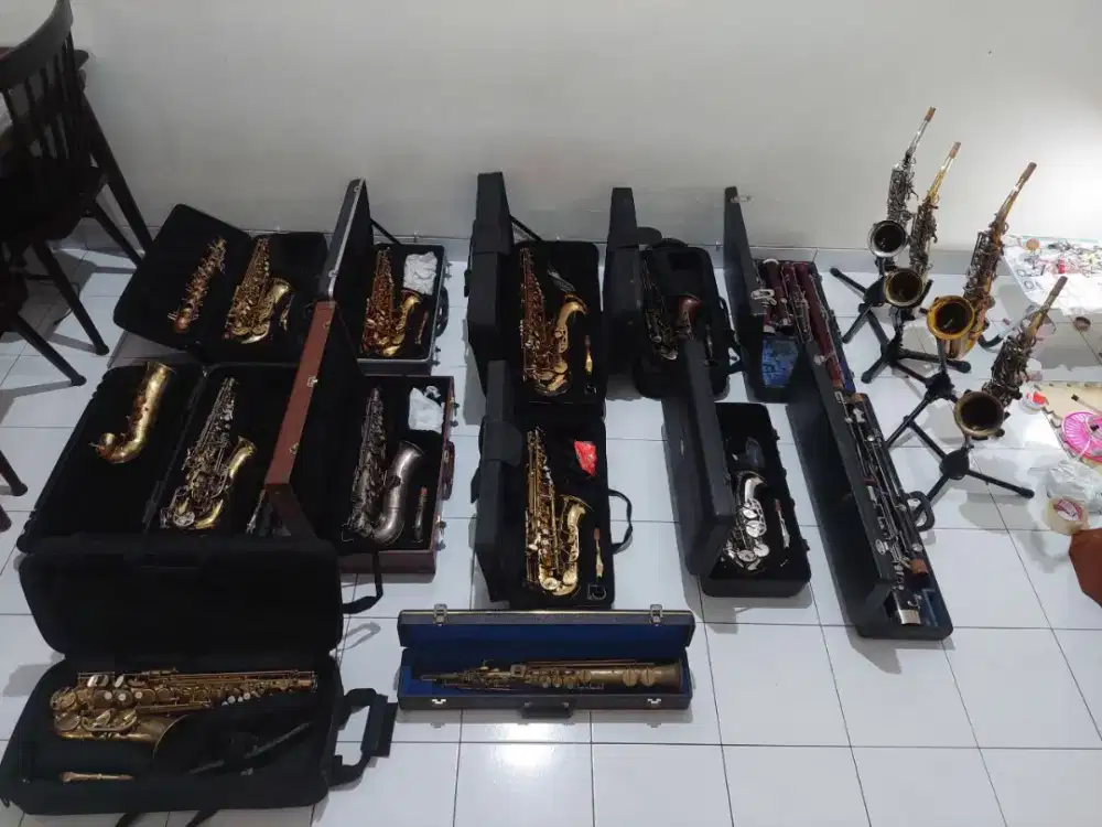 Jual beli saxophone