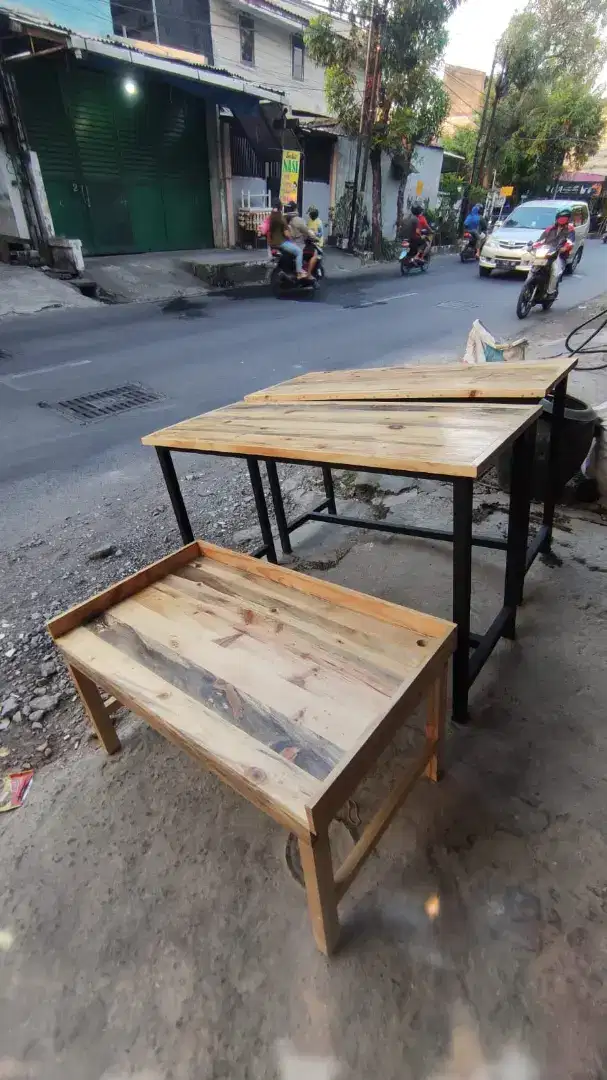 Meja besi kayu pallet cafe warung