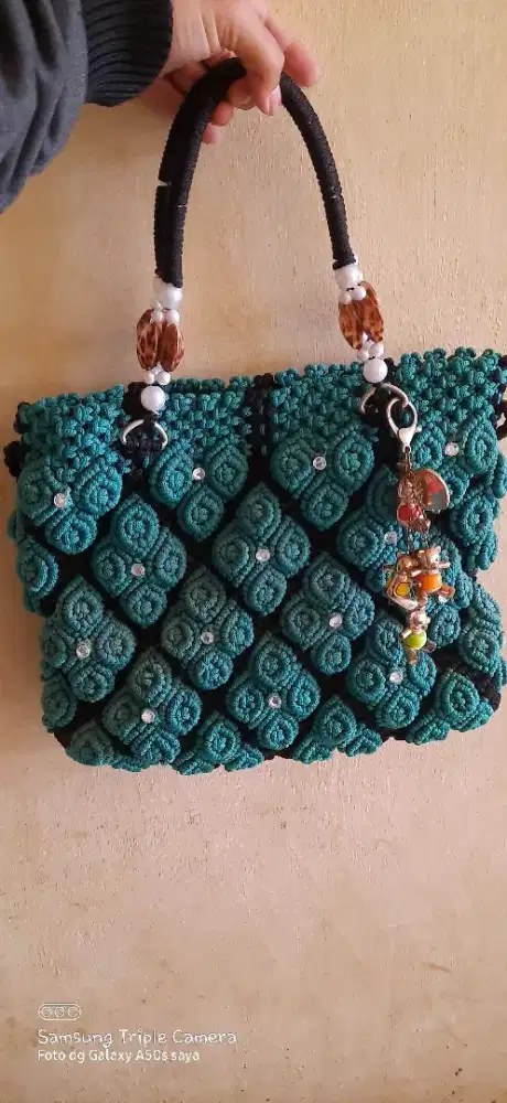 Tas rajut warna hijau