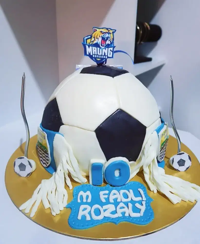 Cake ulan tahun bola bolu bola