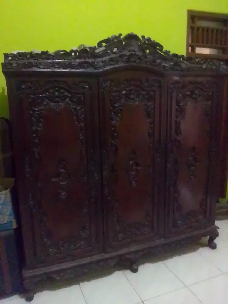 Lemari jati ukir 3 pintu, nego