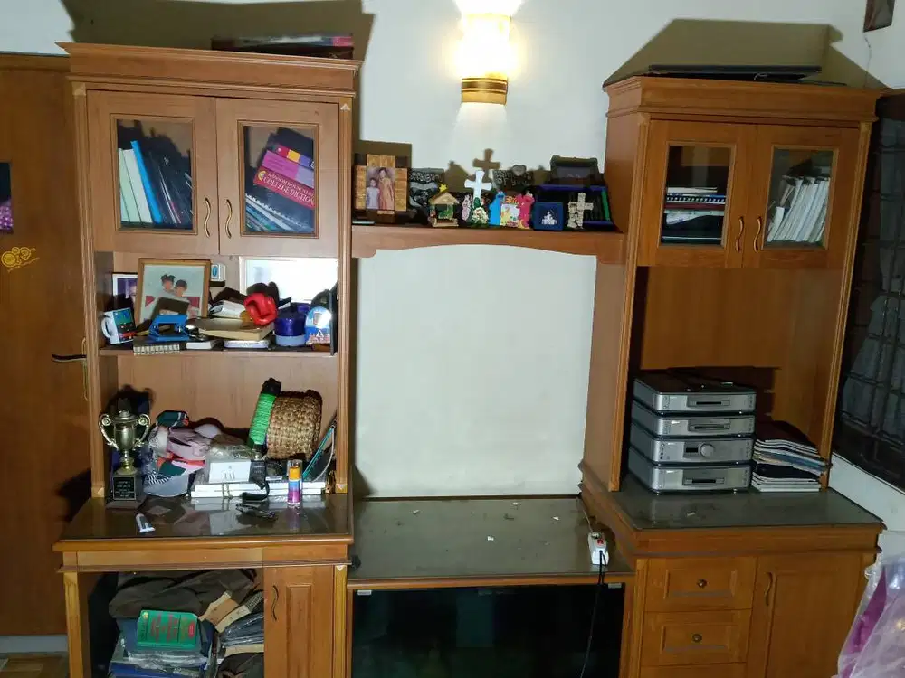 Lemari TV Cabinet, Kondisi Bagus Terawat, Ukuran Besar ya.