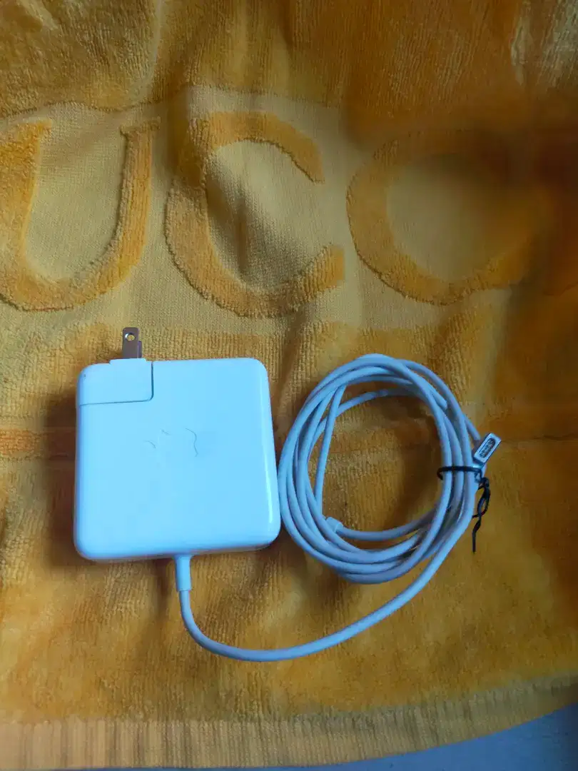 Mac save power adaptor 60 watt