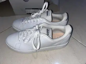Sepatu sneakers outlet adidas
