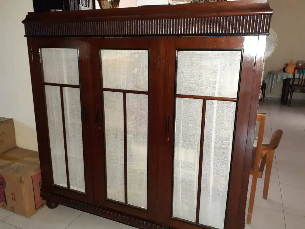 JUAL LEMARI PAJANGAN ANTIK VINTAGE 3 PINTU KACA