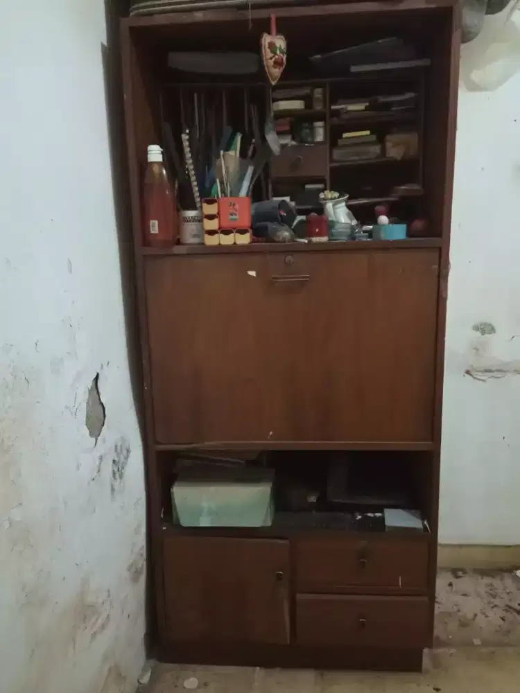 Meja belajar vintage dari kayu lawas tahun 70an