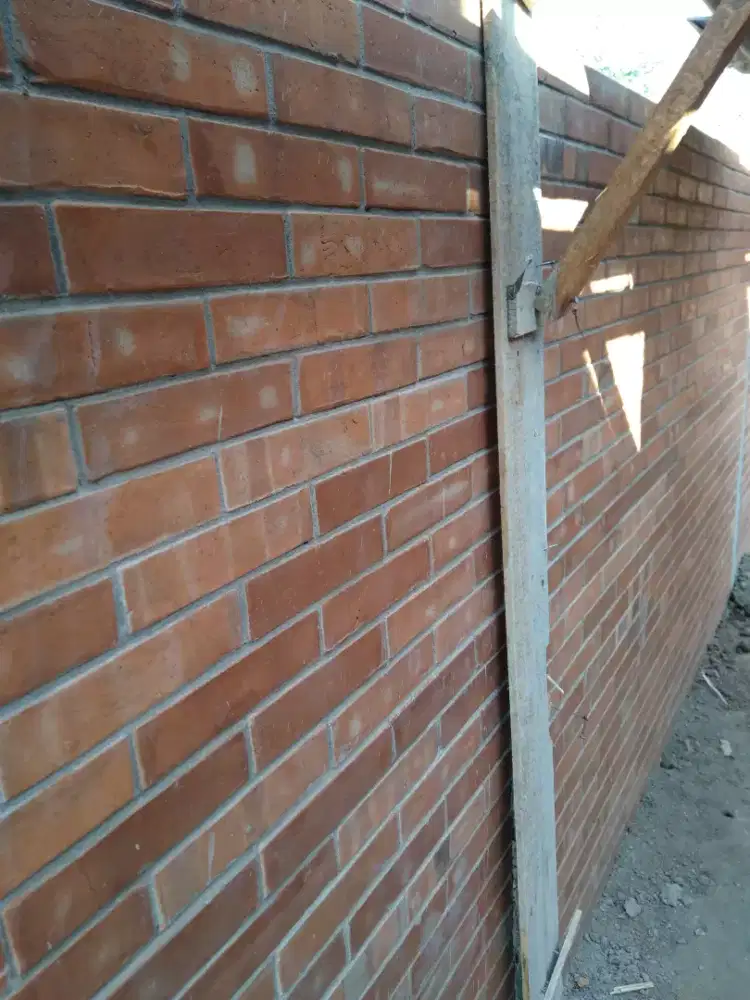 Batu bata exposee,press