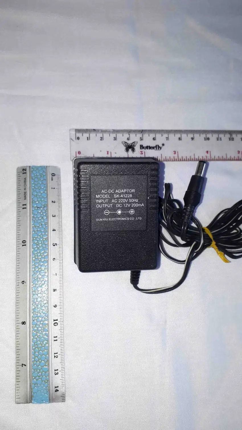 Adaptor 12V 200mA - Bekas