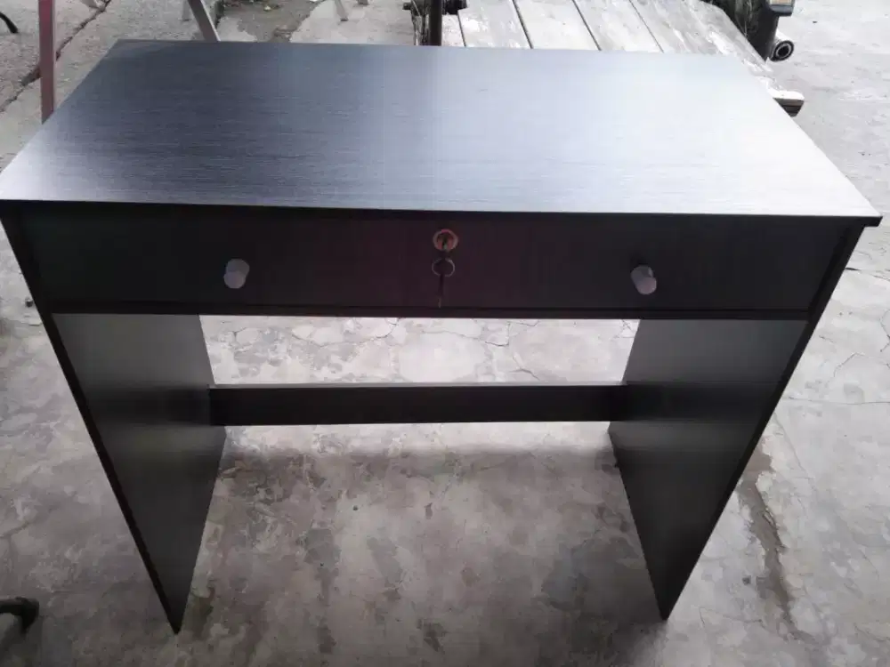 Meja belajar / meja computer