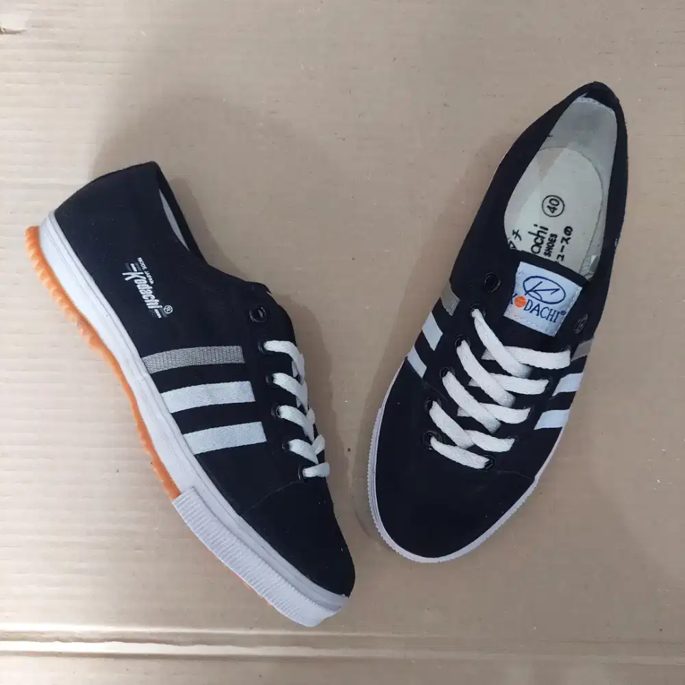 Sepatu Kodachi 8111 Black White