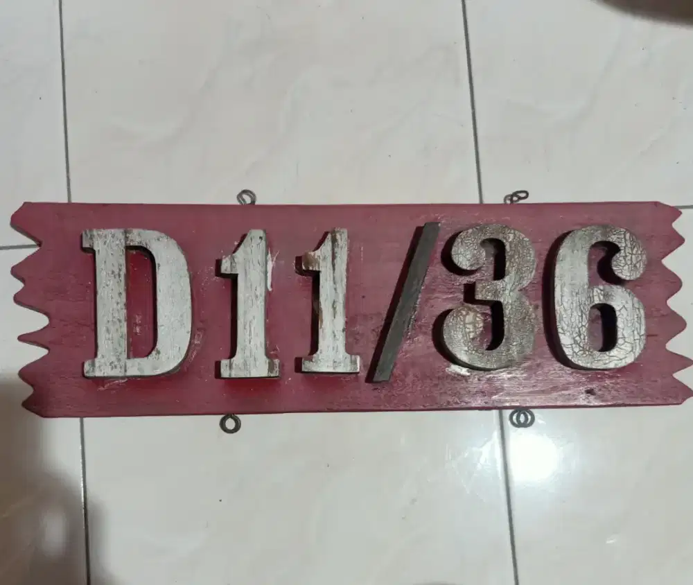 Plang Nomor Kayu