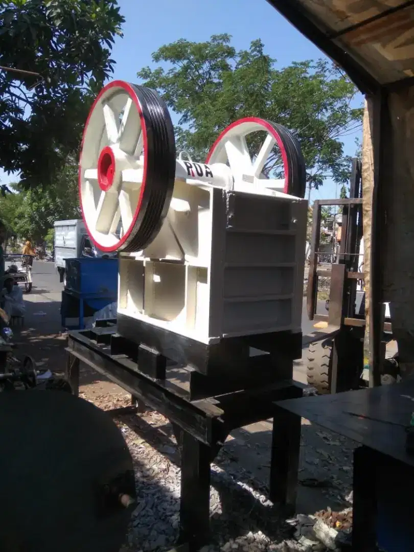 Mesin Pemecah Batu 250x400