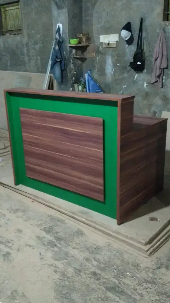 Meja usaha ModeL Leter L