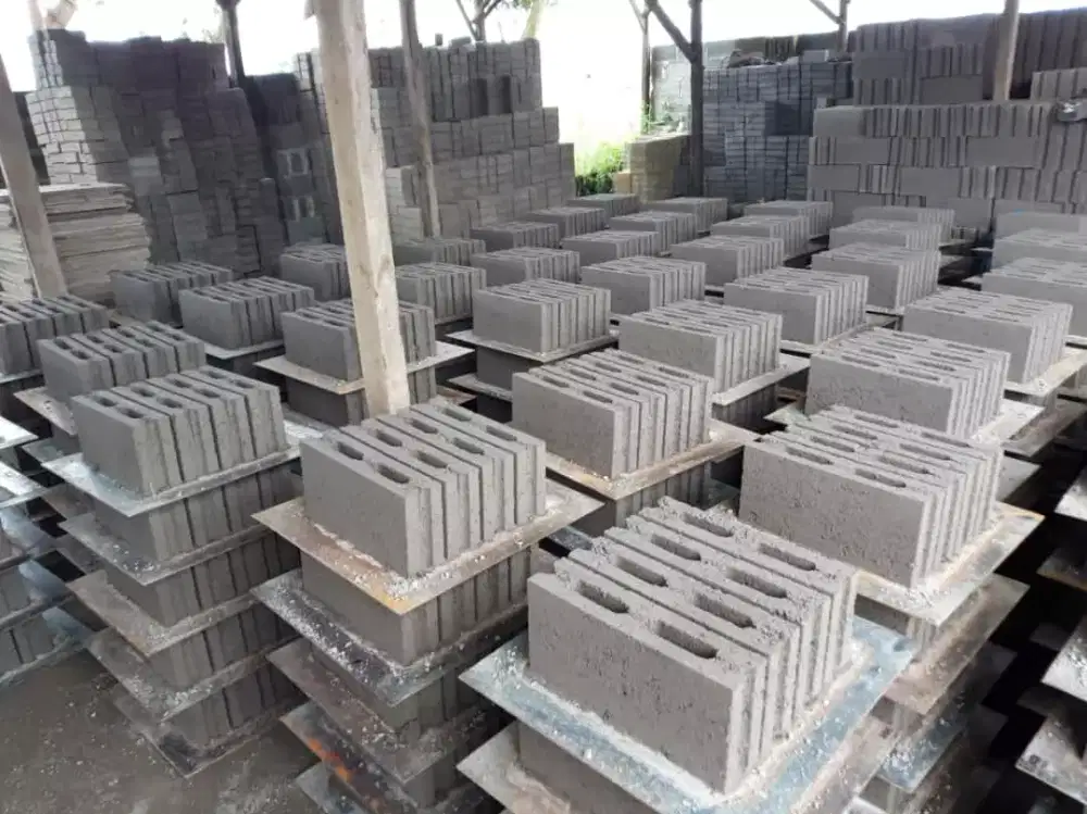 CONBLOK ,PAVING BLOCK,BUIS BETON MURNI BETON CIMALAKA