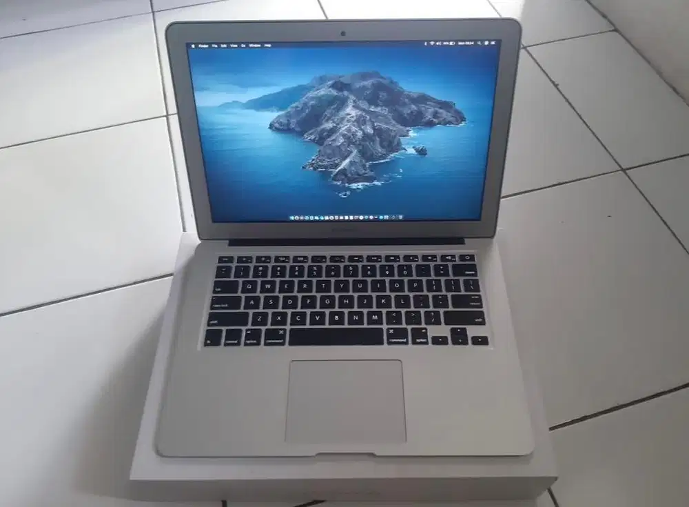 Dijual Macbook Air 11 tahun 2015