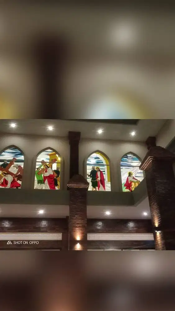 Kaca patri gereja Indonesia