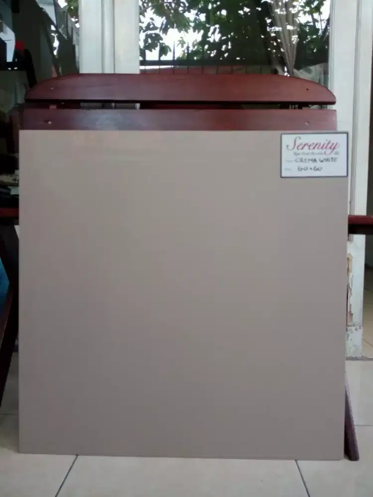 GRANIT MURAH 60X60 CREAM POLOS SERENITY