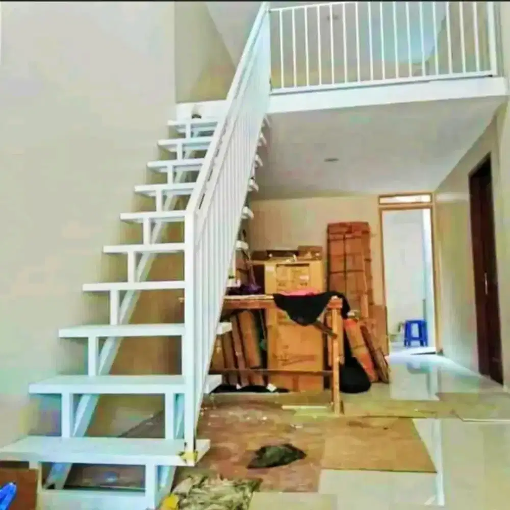 Tangga rebah istimewa belom termasuk reling