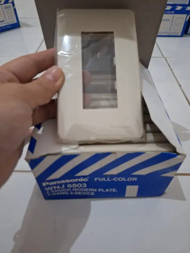 Frame switch on off  lampu modern