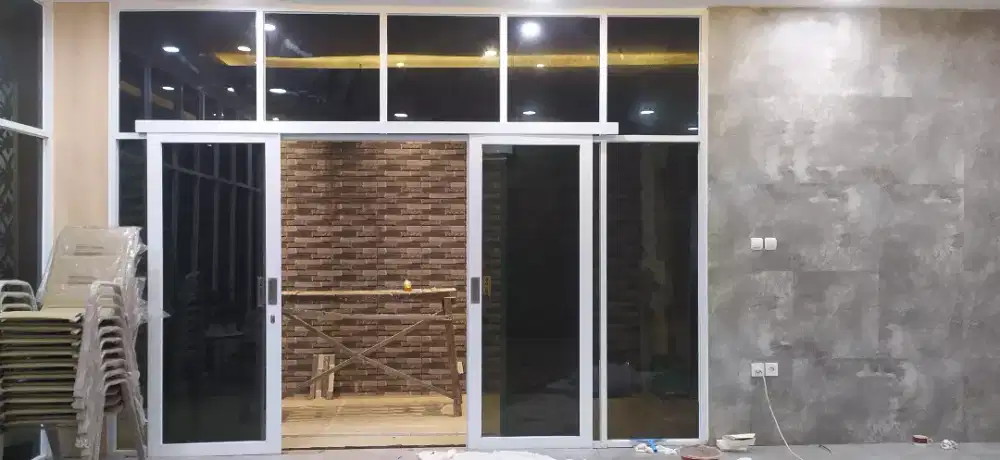 Pintu kaca  & partisi kaca