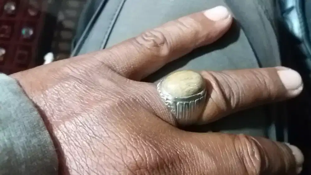 Batu dapdap les bali