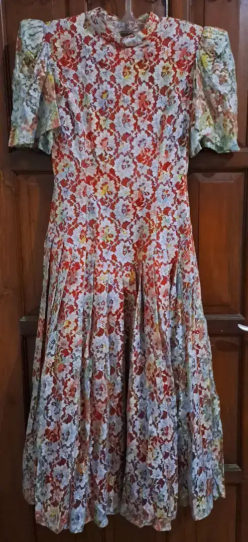 Baju Pesta dan Kebaya