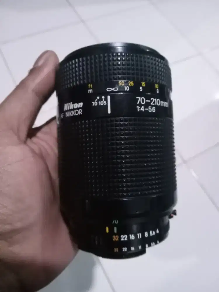 Lensa NIKON AF NIKKOR 70-210mm 1:4 5.6 koleksi lensa kamera pro