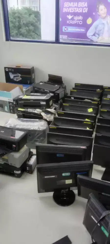 Tampung komputer rusak