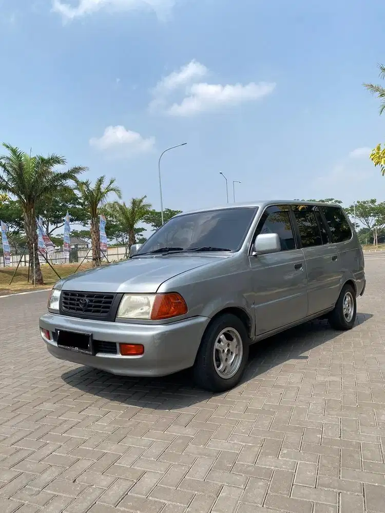 Toyota Kijang Kapsul 2001 Bensin
