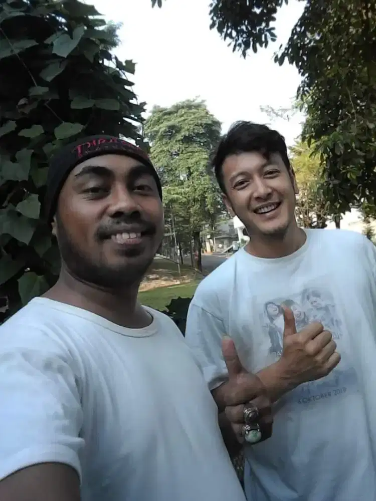 SUPIR BOS SEKALIGUS PENGAWAL PRIBADI BOS