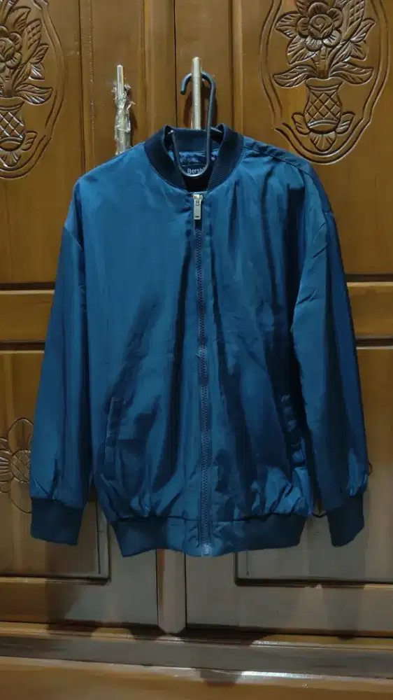 Jaket bomber bershka