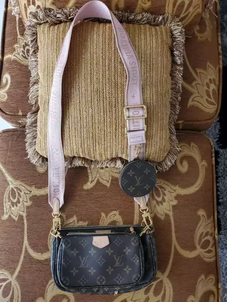 Louis Vuitton Multi Pochette RARE 2019