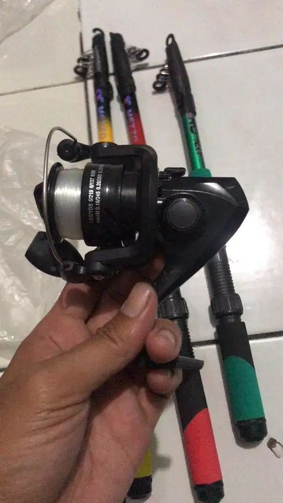 alat pancing satu set  (joran+ rill)