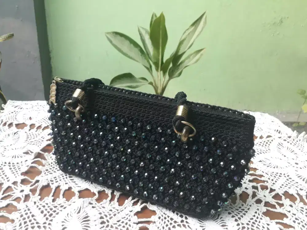 Tas manik manik hitam vintage