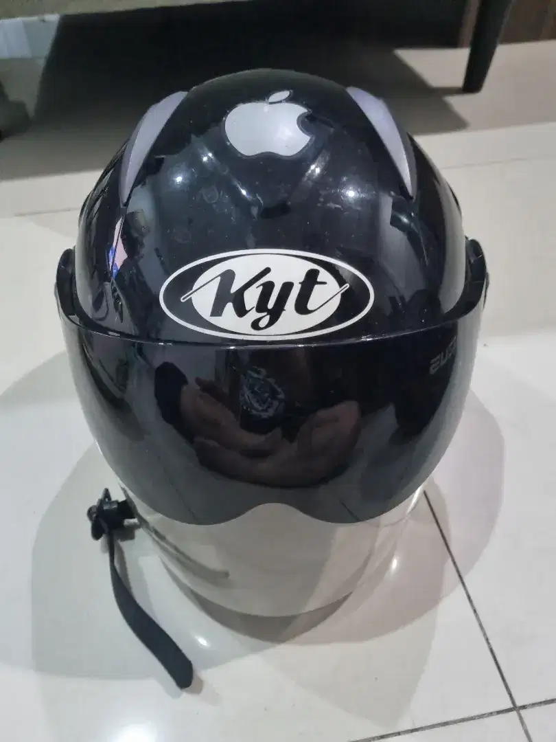 Helm kyt kondisi good jarang pakai