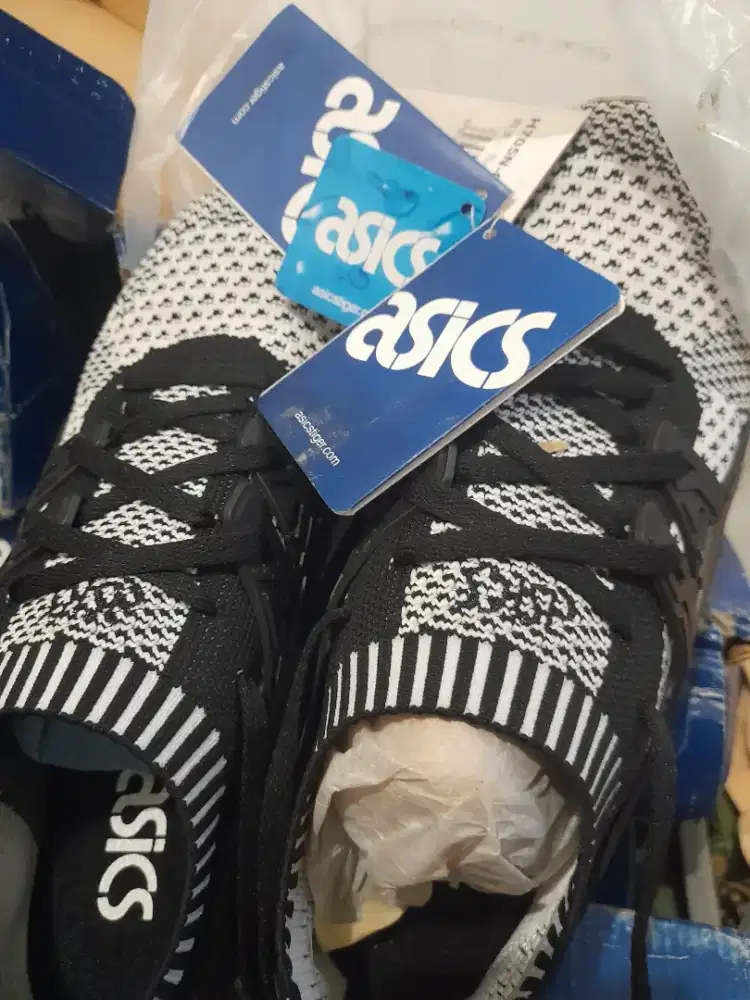 ASICS BRAND NEW ORIGINAL Disc 80%