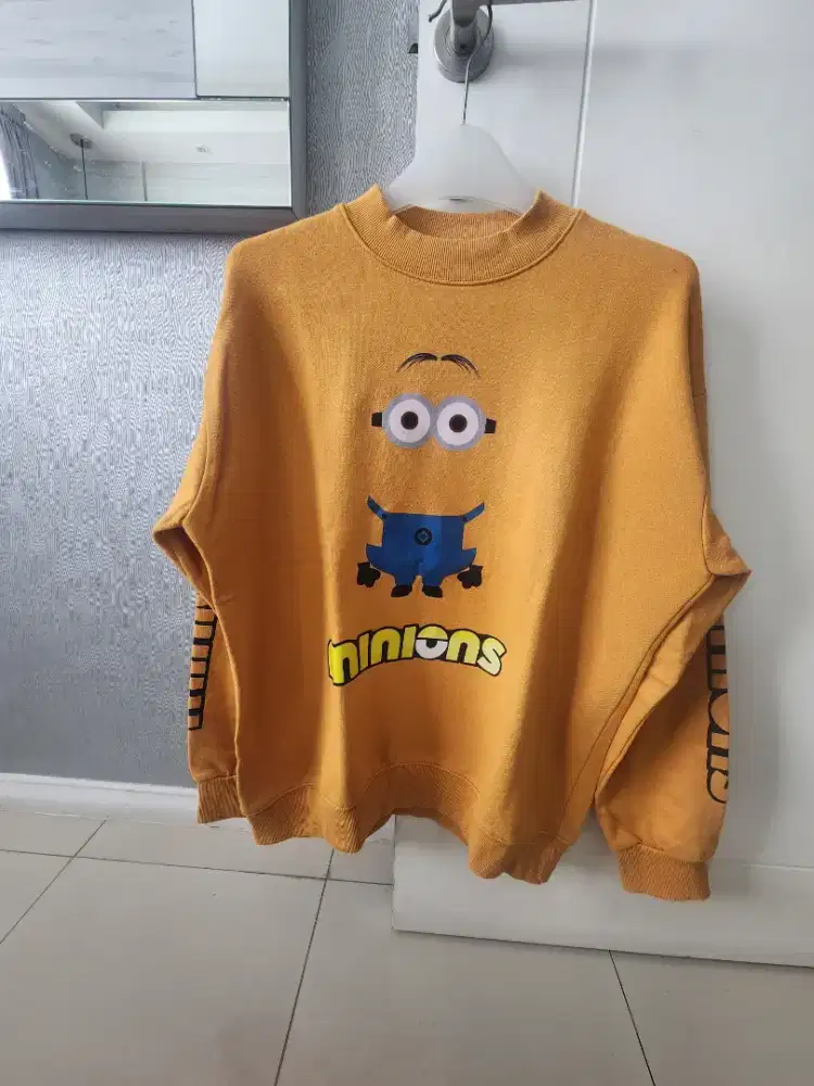 278. Crewneck Minion