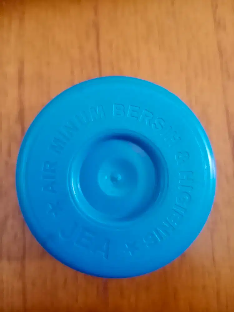 Tutup Galon Warna Biru Elastis Model Knop atau Tutup Tumpah