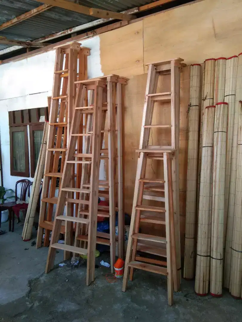 tangga lipat ccok yg mau cat rumah psang bola lampu