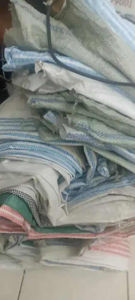 Di jual karung bekas bisa buat puing atau pasir